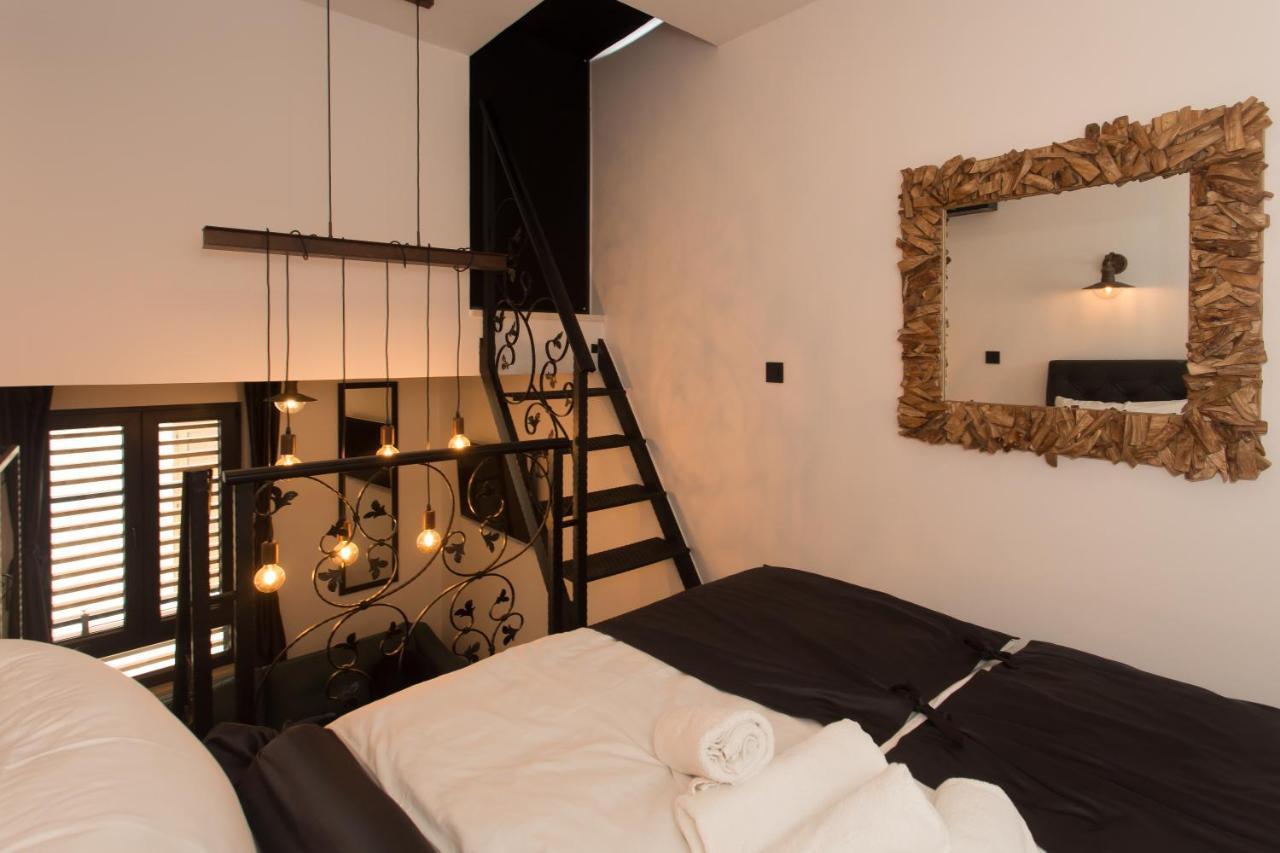 Amaizing Apartment Near Airport Kastel Stafilic Екстер'єр фото