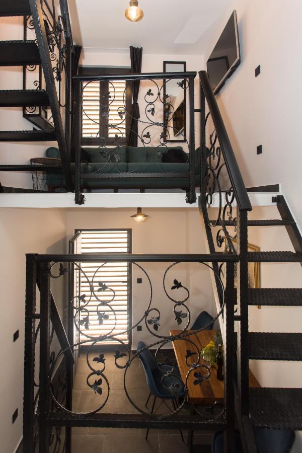 Amaizing Apartment Near Airport Kastel Stafilic Екстер'єр фото