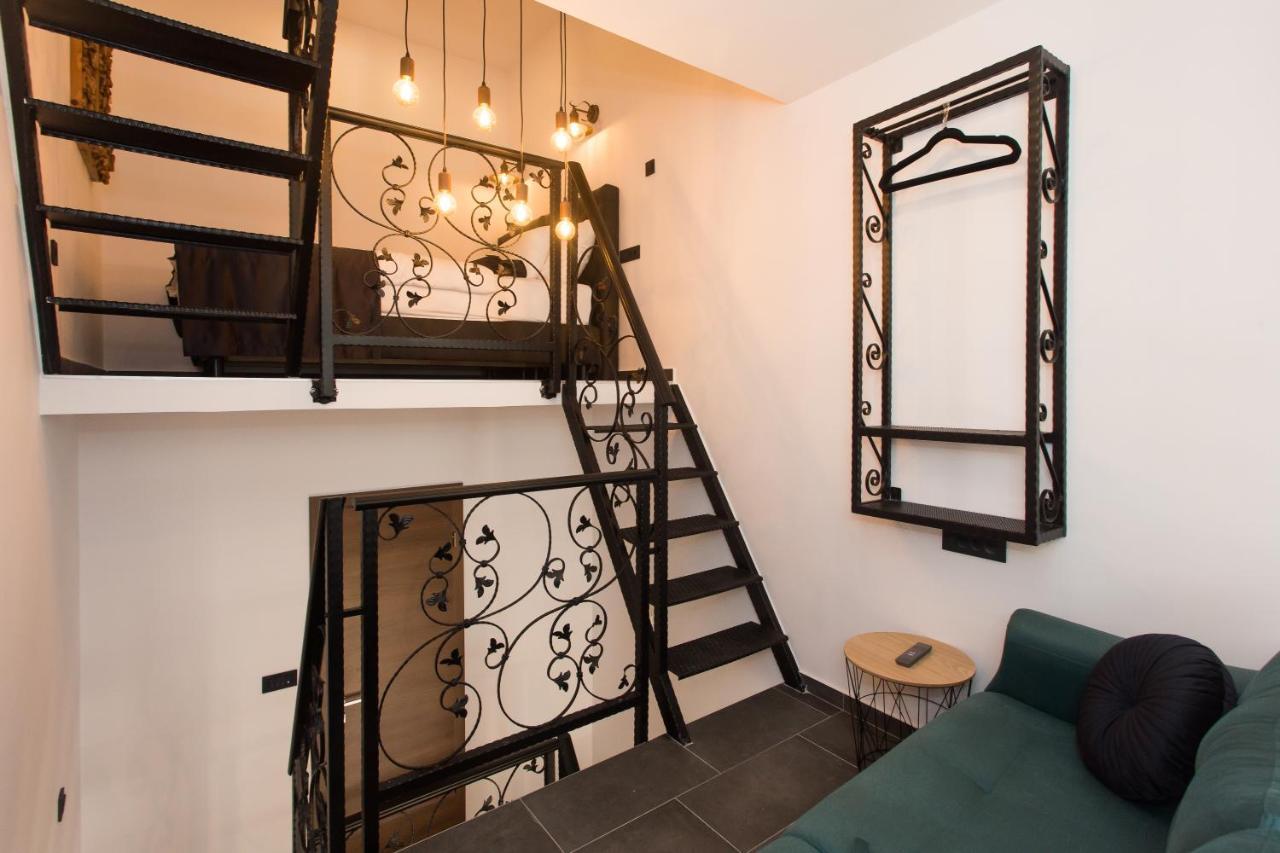 Amaizing Apartment Near Airport Kastel Stafilic Екстер'єр фото