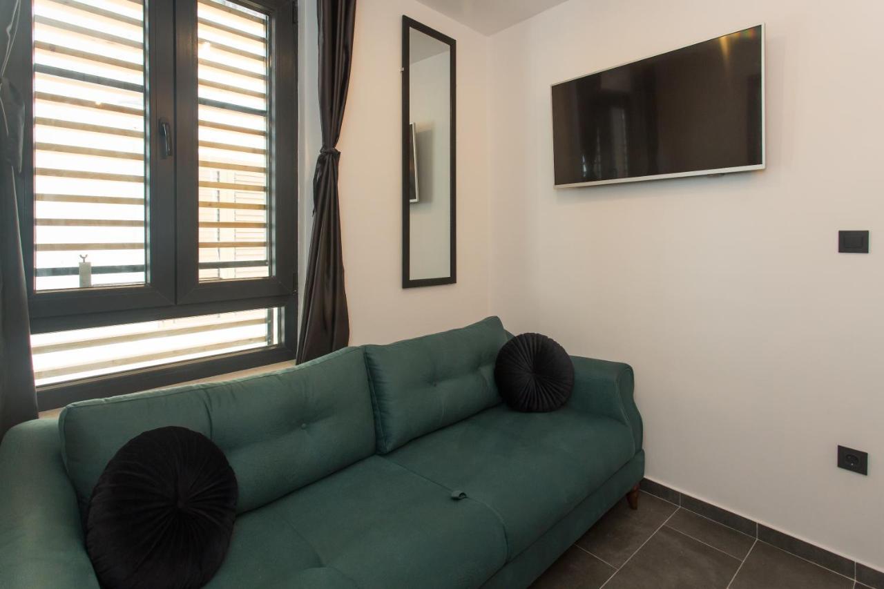 Amaizing Apartment Near Airport Kastel Stafilic Екстер'єр фото